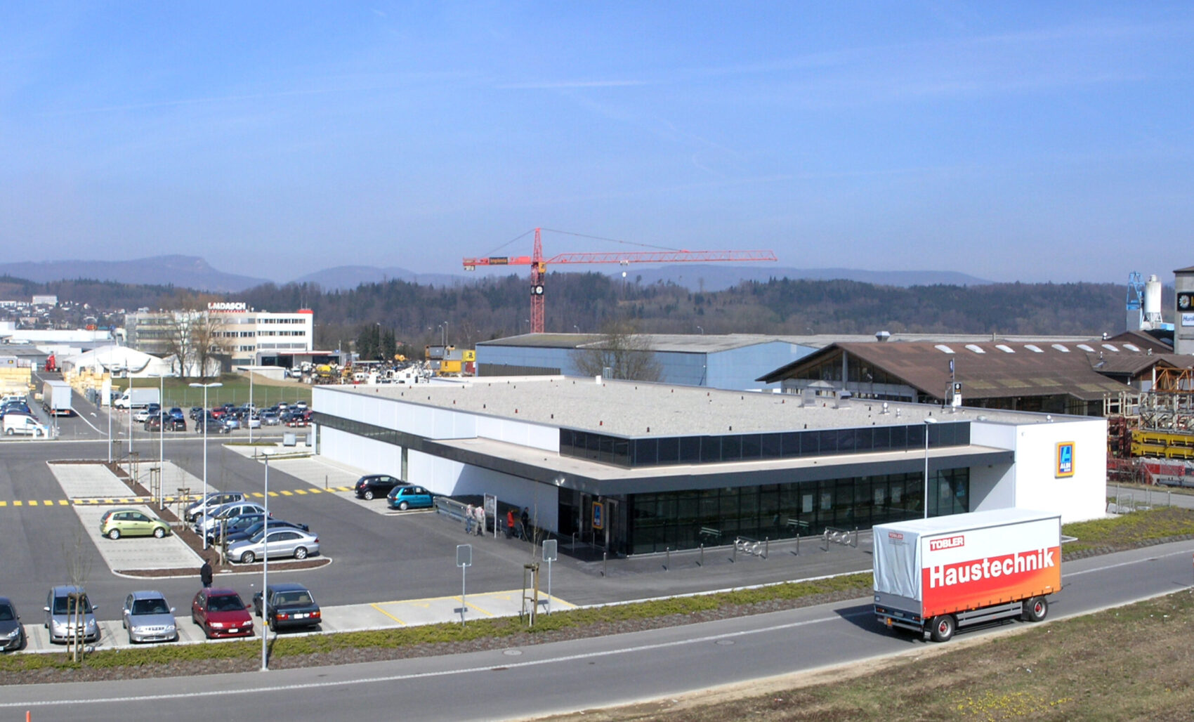 Oberentfelden, Fachmarkt