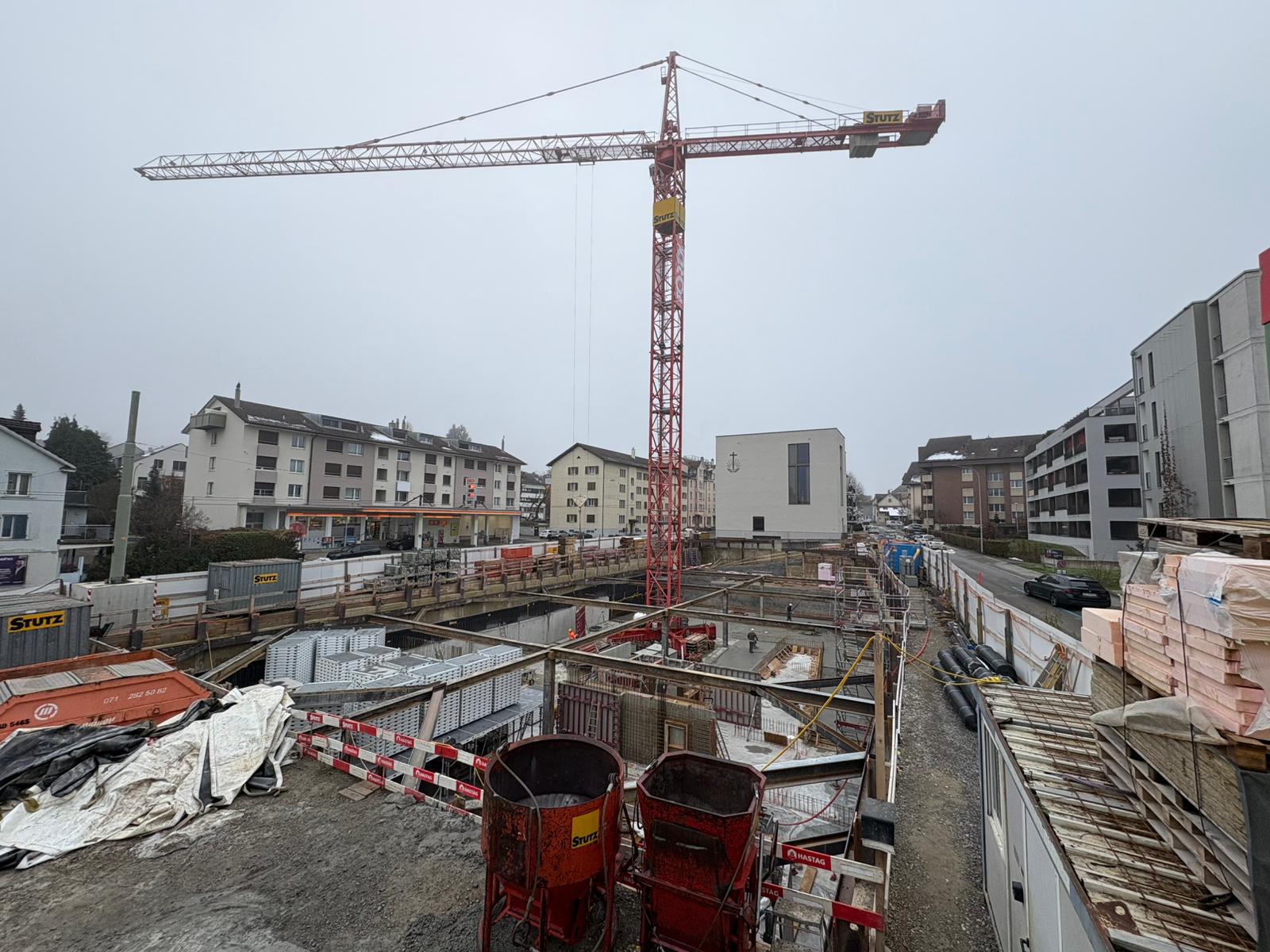 Projektfortschritt St. Gallen - Wohn- und Gewerbeüberbauung mit Tankstelle, Shop, Tiefgarage